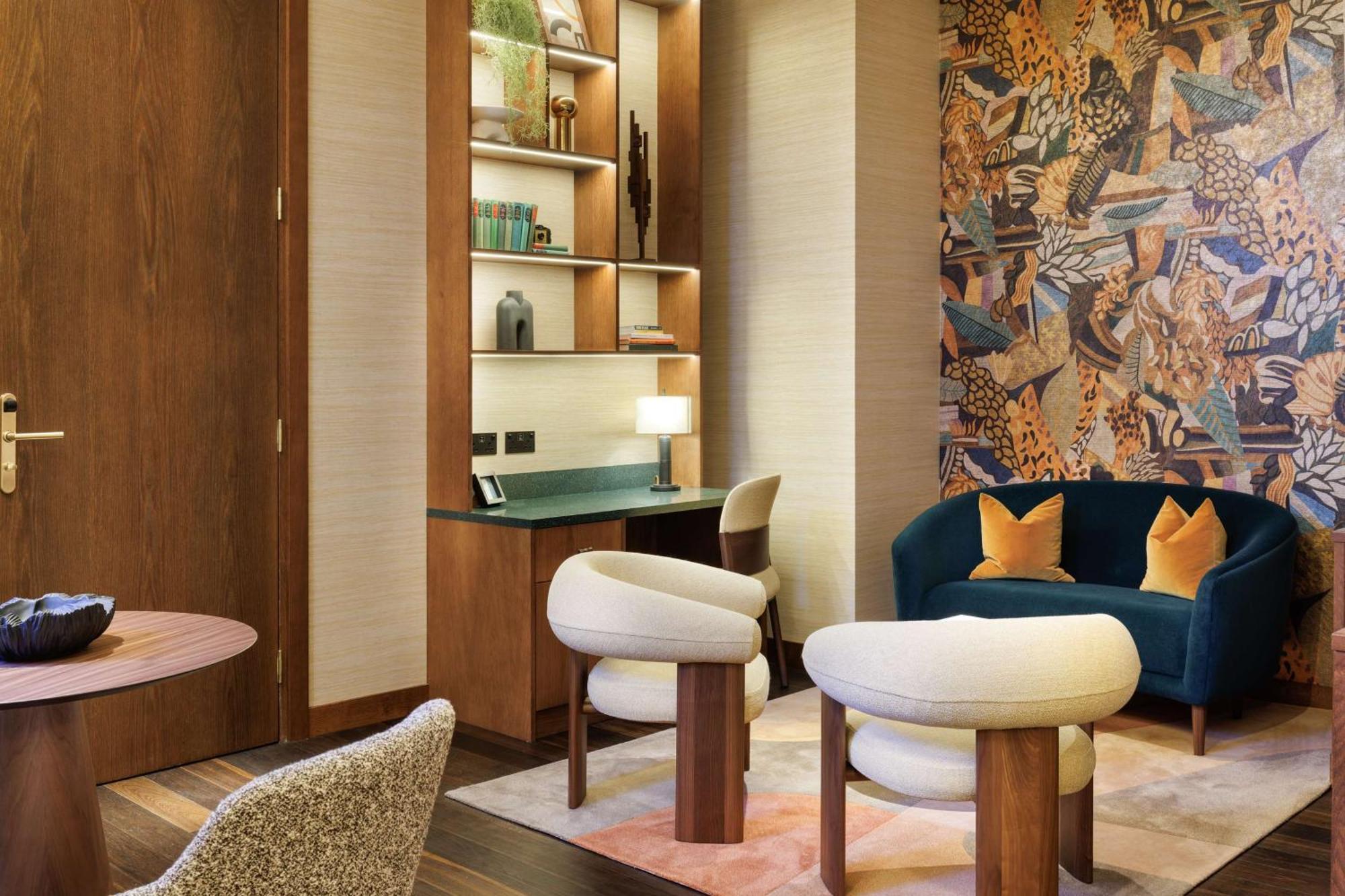 The Trafalgar St. James, Curio Collection By Hilton Londres
