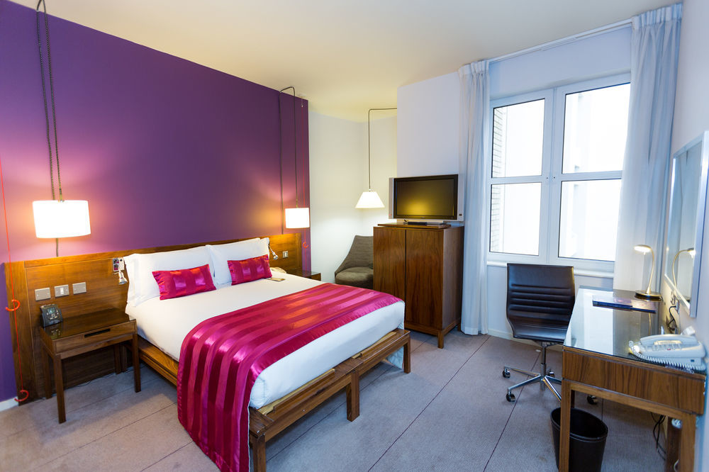 The Trafalgar St. James, Curio Collection By Hilton London