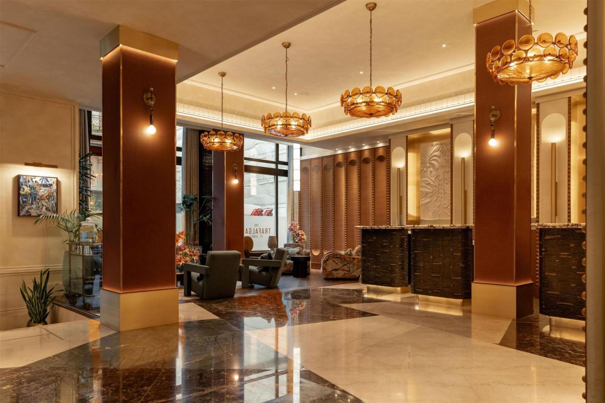 Hotel The Trafalgar St. James, Curio Collection By Hilton Londen